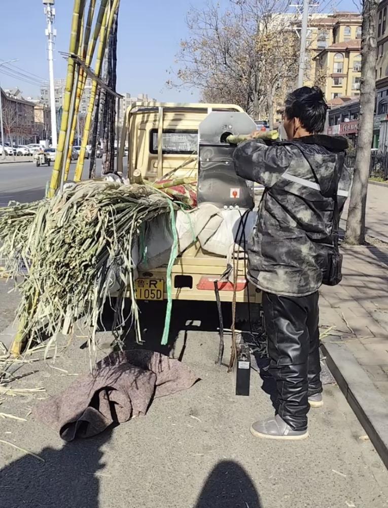 《菏泽暖心一幕：买甘蔗善举引发爱心共鸣》